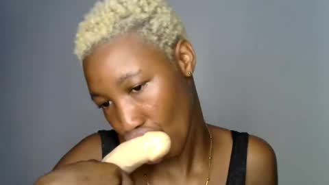 Snapshot of sweet_pussy04 chatting on June 6, 2026, 5:17 pm sweet girl online show from June 6, 2026, 5:17 pm