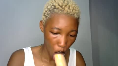 Snapshot of sweet_pussy04 chatting on June 10, 2026, 4:45 am sweet girl online show from June 10, 2026, 4:45 am