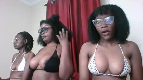 Snapshot of sweet_rayana_ chatting on August 8, 2026, 2:25 am sweet rayana online show from August 8, 2026, 2:25 am