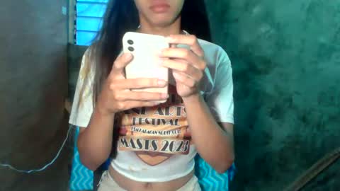 Snapshot of sweet_reyan2003 chatting on June 18, 2026, 12:44 am REYAN online show from June 18, 2026, 12:44 am