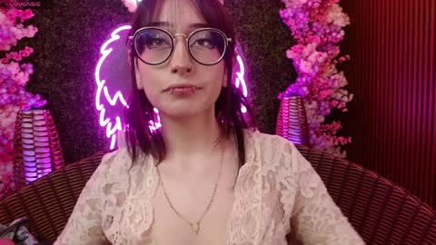 Roxanee online show from April 4, 2026, 9:01 pm