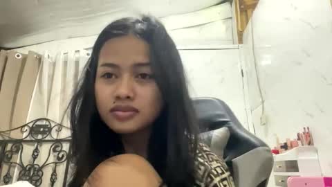 Snapshot of sweet_sirenxx chatting on April 29, 2026, 2:10 pm Leah online show from April 29, 2026, 2:10 pm
