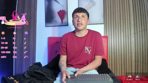 Snapshot of sweet_smiith chatting on December 4, 2025, 7:33 pm smiith online show from December 4, 2025, 7:33 pm