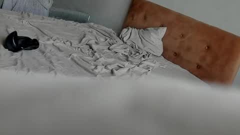 sweet_smith8 online show from May 13, 2026, 2:42 am