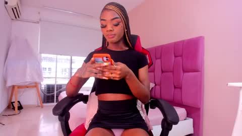 sweet_stacie online show from February 18, 2025, 1:11 pm