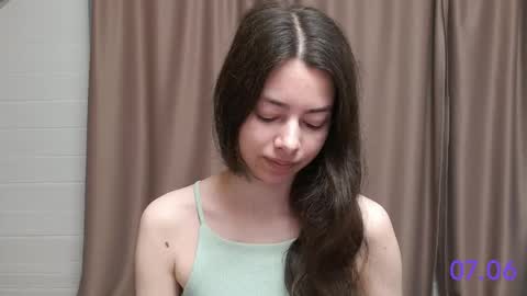 Snapshot of sweet_sweet_angel chatting on June 7, 2026, 8:40 am Angel online show from June 7, 2026, 8:40 am
