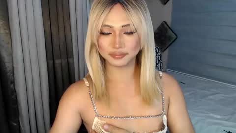 Snapshot of sweet_tenshi chatting on March 12, 2025, 9:55 am tenshi online show from March 12, 2025, 9:55 am