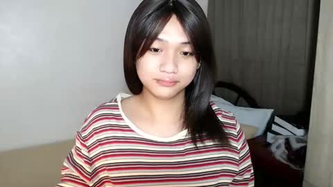 tenshi online show from December 14, 2025, 11:42 pm