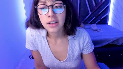 sweet_venus4 online show from January 9, 2025, 12:35 am