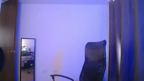 sweet_venus4 online show from April 16, 2026, 9:39 pm