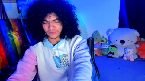 Steven independent model online show from February 7, 2025, 3:23 am