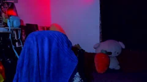 Steven independent model online show from February 12, 2025, 3:29 am