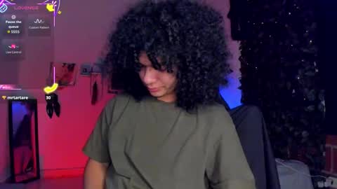 Steven independent model online show from December 3, 2025, 12:51 am