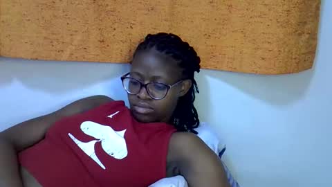 sweet_zarah online show from March 10, 2026, 3:44 am