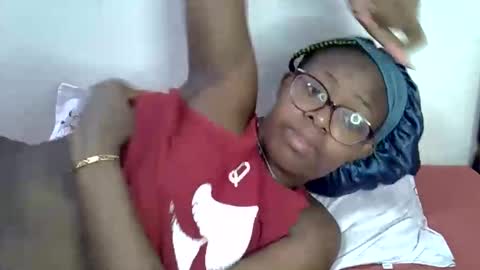 sweet_zarah online show from May 12, 2026, 4:09 am
