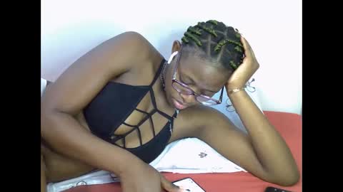 sweet_zarah online show from May 19, 2026, 11:55 pm