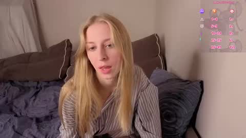 sweet_zz_gold online show from September 30, 2025, 6:13 pm