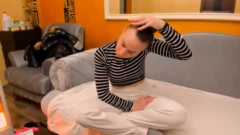 Ale online show from November 17, 2025, 8:47 pm