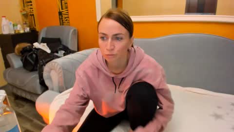 Ale online show from November 25, 2025, 7:47 pm