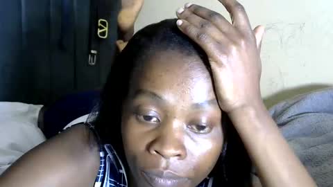 LIANAH online show from November 8, 2025, 9:13 pm