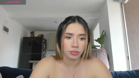 Camila online show from February 18, 2025, 6:15 pm