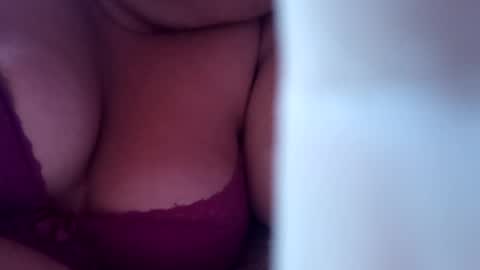 sweetapple808216 online show from March 8, 2025, 10:32 am