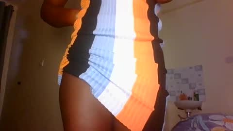 Snapshot of sweetass_02 chatting on September 16, 2025, 8:15 am bianca online show from September 16, 2025, 8:15 am