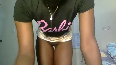 Snapshot of sweetass_02 chatting on October 20, 2025, 9:43 am bianca online show from October 20, 2025, 9:43 am