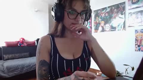 Snapshot of sweetbella_444 chatting on September 23, 2025, 5:27 pm Bella online show from September 23, 2025, 5:27 pm