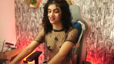 Salom independent model online show from April 17, 2026, 7:50 pm