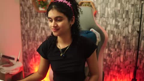 Salom independent model online show from April 18, 2026, 7:58 pm