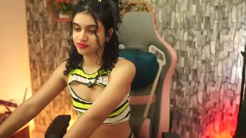 Snapshot of sweetbonii chatting on July 16, 2026, 8:26 pm Salom independent model online show from July 16, 2026, 8:26 pm