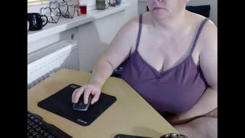 Sweetboobs85h online show from February 22, 2025, 8:09 pm