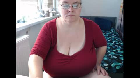 Snapshot of sweetboobs85h chatting on June 8, 2026, 8:58 am Sweetboobs85h online show from June 8, 2026, 8:58 am