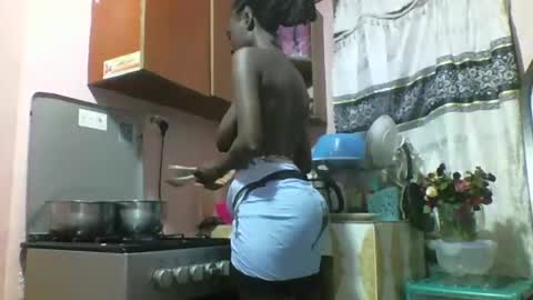 sweetchocolate254 online show from February 17, 2025, 6:15 pm