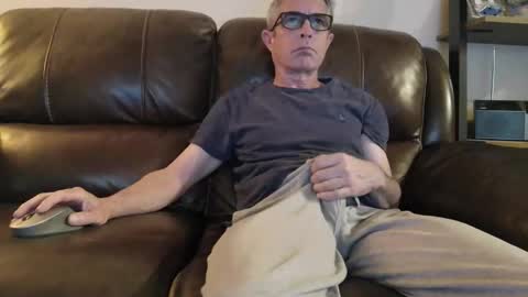 sweetcocksean online show from April 19, 2026, 5:40 am