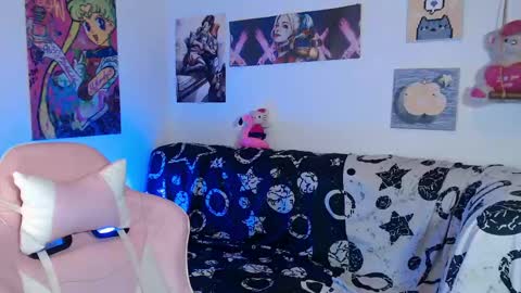       Independent model online show from February 22, 2025, 6:39 am