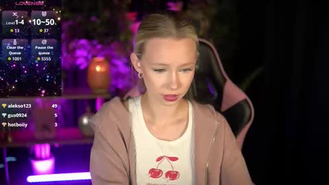 Lina online show from March 8, 2026, 8:18 am