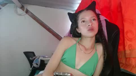 sweetdam12 online show from December 12, 2024, 3:48 pm