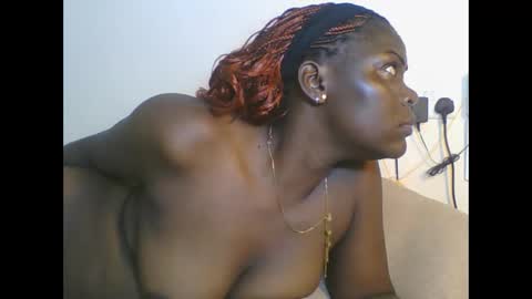 Snapshot of sweetdarkskin chatting on June 6, 2026, 2:05 am CLARIS online show from June 6, 2026, 2:05 am