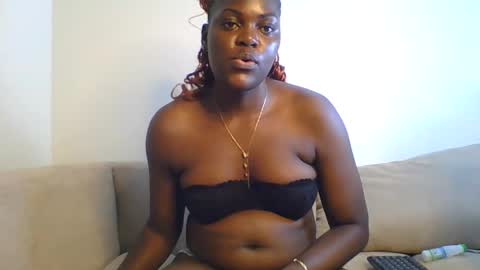 Snapshot of sweetdarkskin chatting on June 7, 2026, 12:53 pm CLARIS online show from June 7, 2026, 12:53 pm