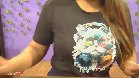 sweetdream220 online show from January 1, 2025, 9:28 am