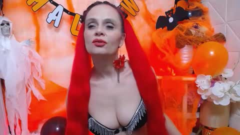 Snapshot of sweeteest_julie chatting on November 1, 2025, 11:07 pm Sweeteest Julie online show from November 1, 2025, 11:07 pm