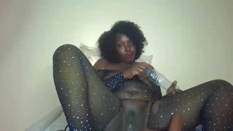 SweetestSexyEbony online show from December 28, 2024, 2:53 pm