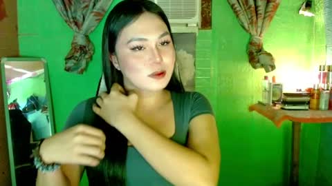 Kathy  online show from April 19, 2026, 1:43 pm