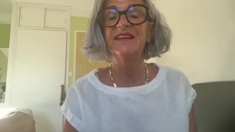 Snapshot of sweethoneymonica chatting on July 7, 2026, 6:05 am SweetHoneyMonica online show from July 7, 2026, 6:05 am