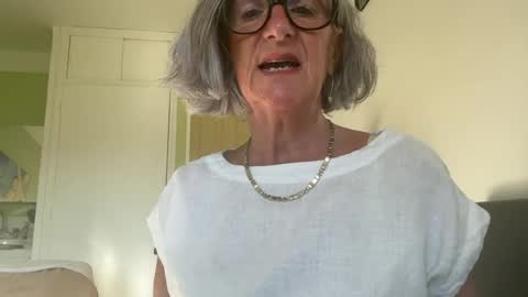 Snapshot of sweethoneymonica chatting on July 7, 2026, 6:47 am SweetHoneyMonica online show from July 7, 2026, 6:47 am