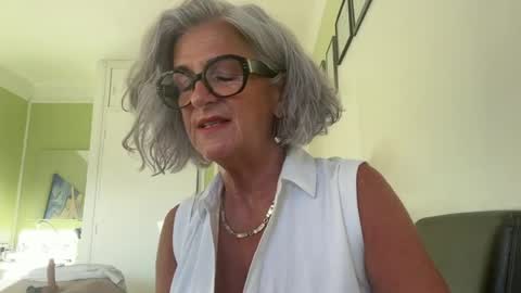 Snapshot of sweethoneymonica chatting on July 9, 2026, 5:33 am SweetHoneyMonica online show from July 9, 2026, 5:33 am