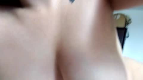 Ana Mara  i cant Make noise My family is here  online show from November 16, 2025, 7:08 pm