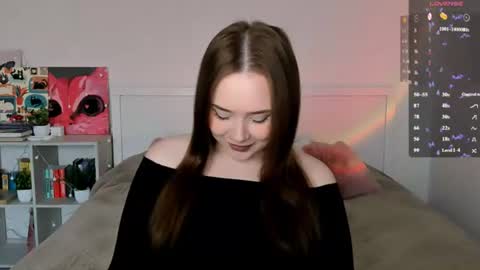 Hannah online show from June 28, 2026, 2:12 pm